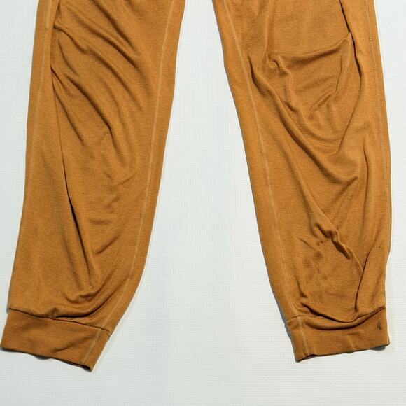 Vuori Jogger Pants Mens Gold Cuffed Sweatpants Drawstring Pockets Athletic - Picture 3 of 11